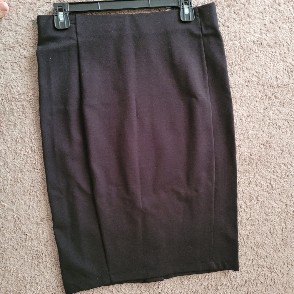 A short skirt block color brown new.
